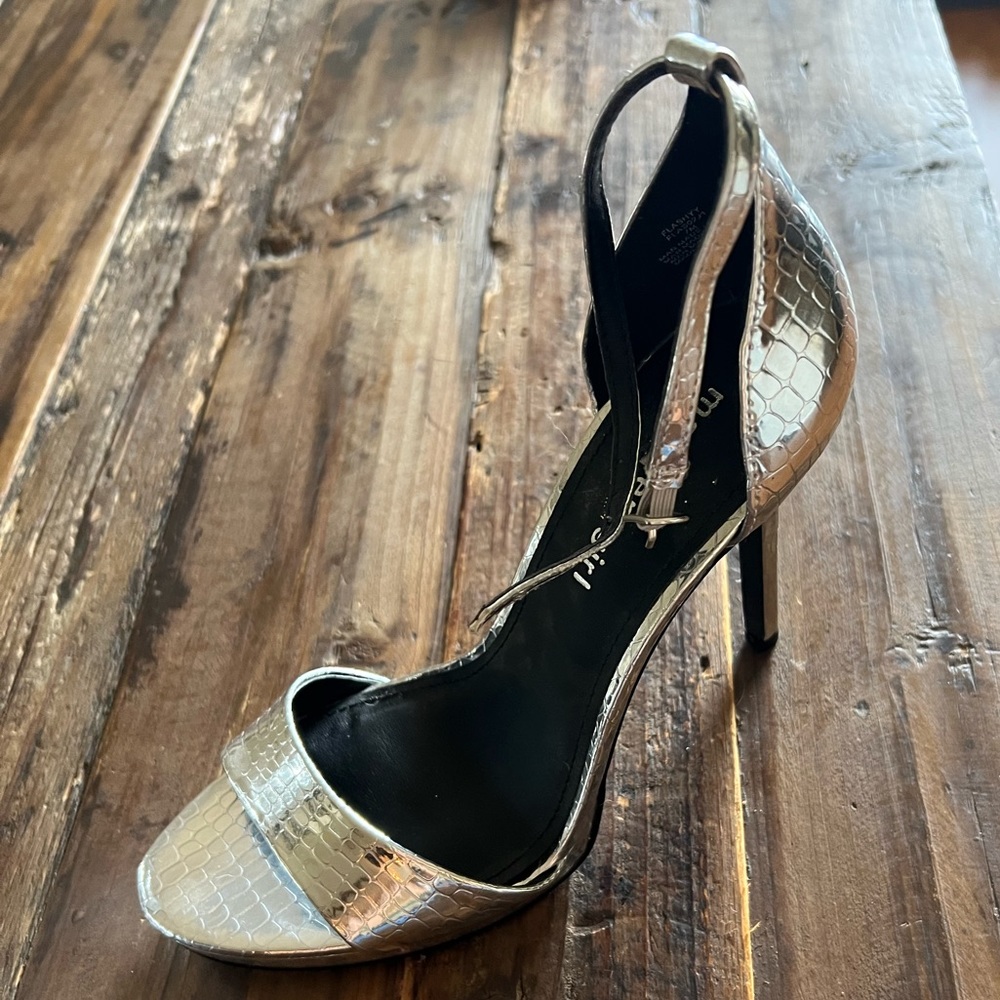 Silver madden girl heels